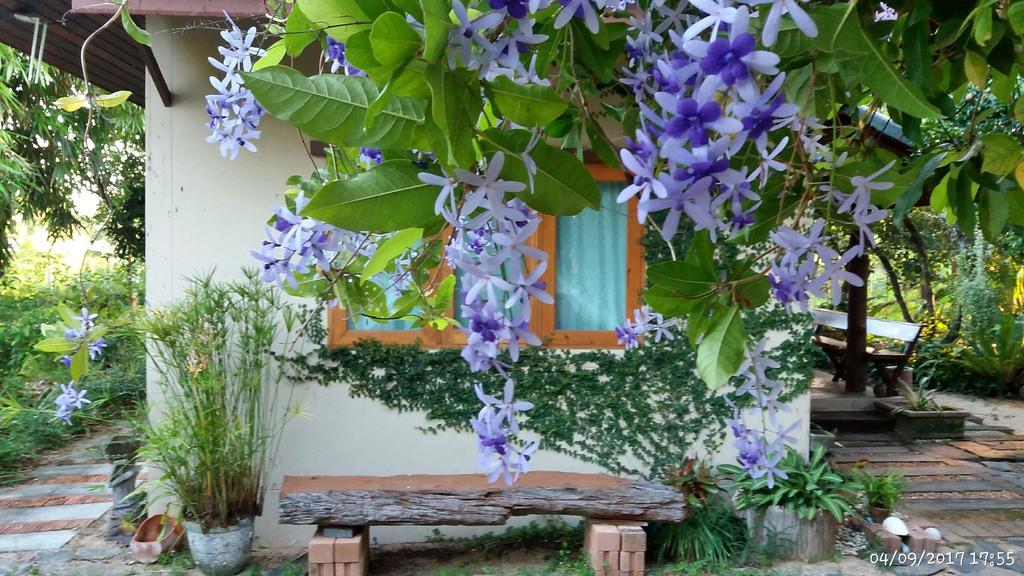 Rai Lung Tui Homestay Прачуап Кири Кан Екстериор снимка
